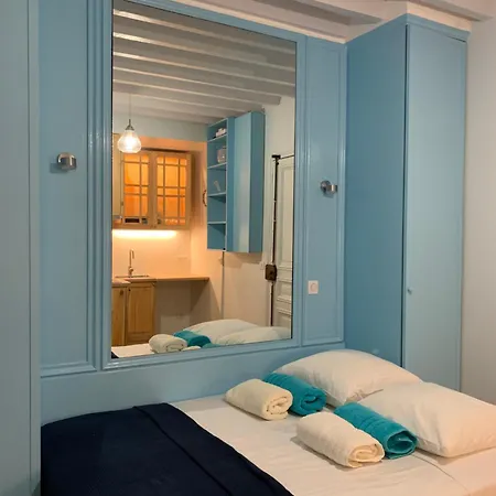 Le Marais - Steps From Place Des Vosges Aldaro Apartment *